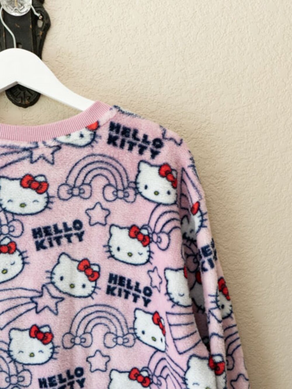 Hello Kitty Sanrio Plush Sweatshirt Womens M Pink Fleece Oversized Kawaii Cozy - Picture 9 of 11